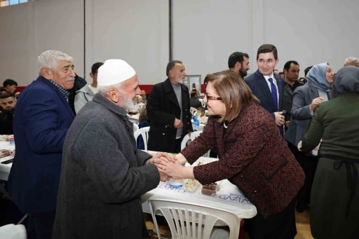 Şahin, Oğuzeli&rsquo;nde vatandaşlarla iftar programında buluştu
