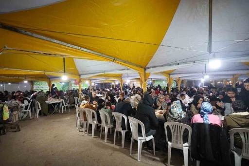 Şahin, vatandaşlarla iftarda buluştu
