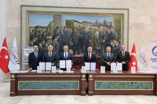 Şahinbey Belediyesi 163 öğrenciyi daha umreye gönderecek
