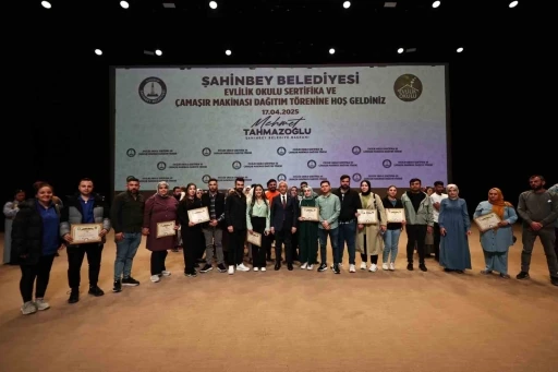 Şahinbey Evlilik Okulu’nda 672 çift daha sertifika aldı
