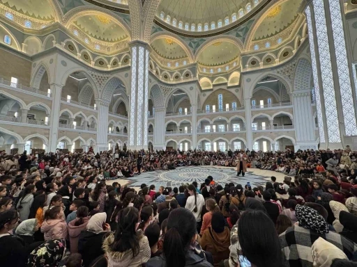 Şahinbey Millet Camii&rsquo;nde &ccedil;ocuk sesleri
