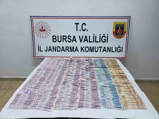 Sahte jandarmayı gerçek jandarma yakaladı
