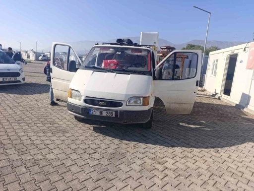 Sahte plaka takan ehliyetsiz sürücüye 92 bin TL ceza
