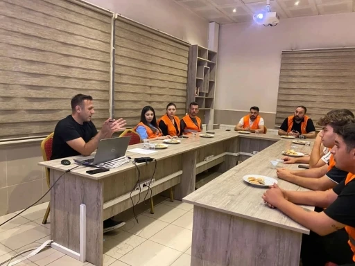Saimbeyli’de gönüllülere orman yangınlarına karşı eğitim verildi
