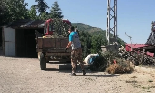 Saimbeyli’de sokaklar temizlendi, çöpler dezenfekte edildi

