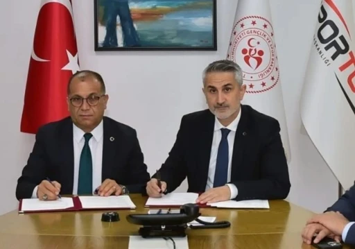 Saimbeyli’ye 5 adet halı saha yapılacak

