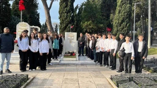 Şair S&uuml;leyman Nazif dualarla anıldı
