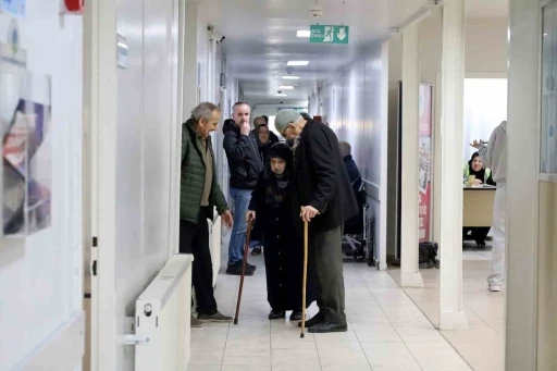 Sakarya&rsquo;da 30 yıllık evli &ccedil;iftlere &uuml;cretsiz sağlık taraması hizmeti
