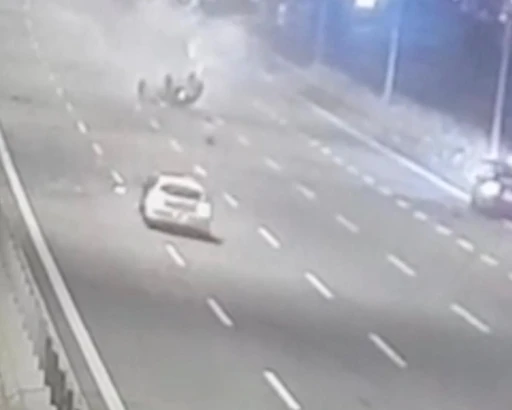 Sakarya’da feci kaza: 9 yaşındaki çocuk taklalar atan otomobilden yola savruldu
