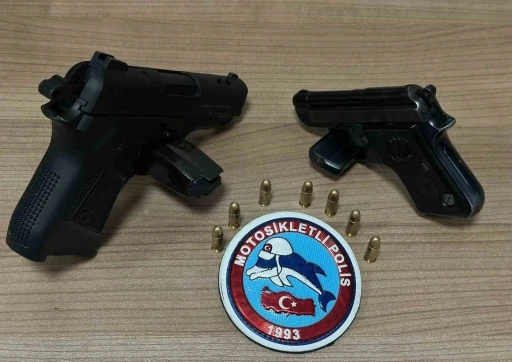Sakarya’da huzur operasyonunda kayıt dışı çalışanlar ve arananlar yakalandı
