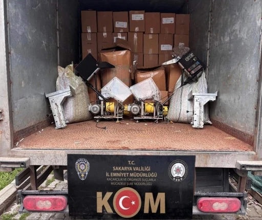 Sakarya&rsquo;da ka&ccedil;ak t&uuml;t&uuml;n operasyonunda 4 ş&uuml;pheli yakalandı
