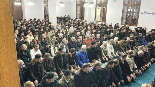 Sakarya&rsquo;da Kadir Gecesi&rsquo;nde vatandaşlar camilere akın etti
