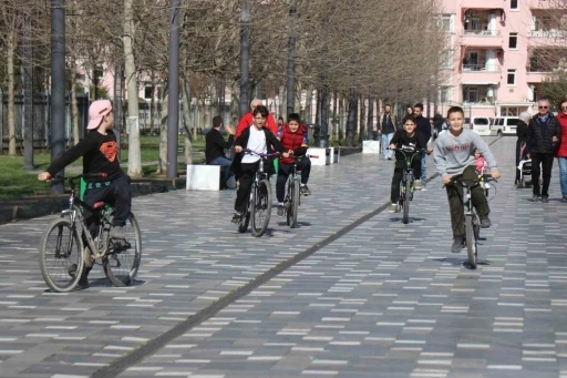 Sakarya&rsquo;da şubat ayında bahardan kalma g&uuml;nler yaşanıyor
