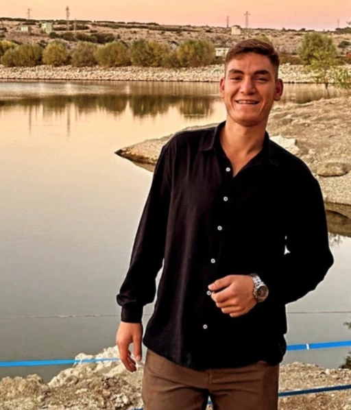 Sakarya&rsquo;da trafik kazası: 22 yaşındaki s&uuml;r&uuml;c&uuml; hayatını kaybetti
