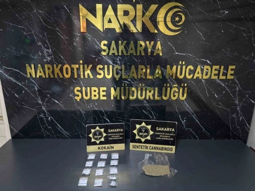 Sakarya&rsquo;da uyuşturucu taciri polise yakalandı
