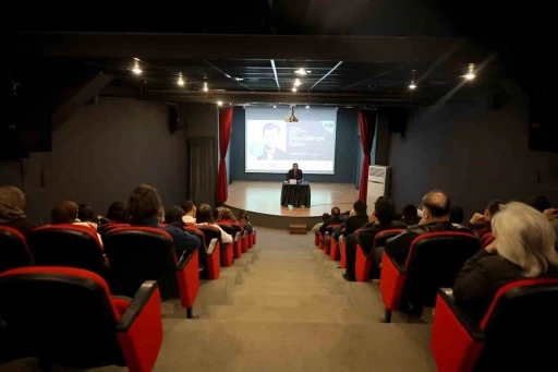 Sakarya&rsquo;da Ziya Osman Saba&rsquo;nın şiir d&uuml;nyası ele alındı
