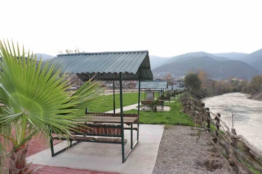 Sakarya Nehri kıyısı daha g&uuml;venli hale getirildi
