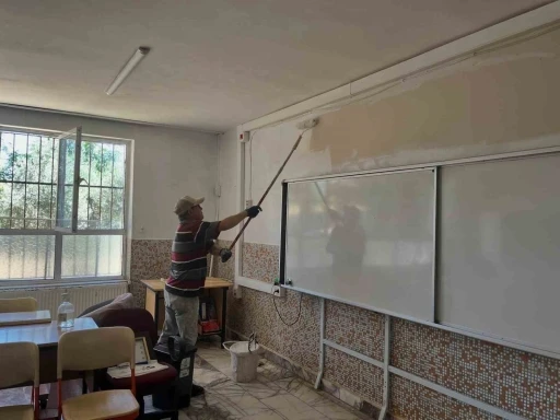 Salavatlı İlkokulu yeni eğitim yılına hazırlanıyor
