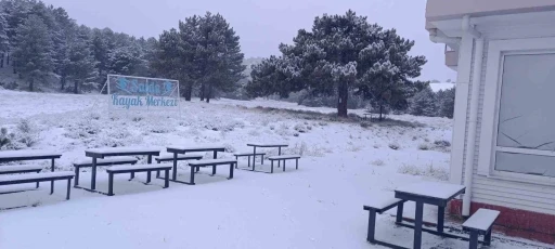 Salda&rsquo;ya mevsimin ilk karı yağdı
