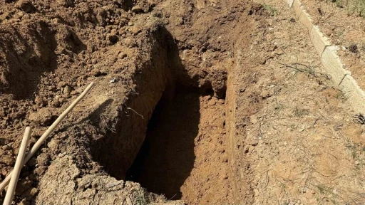 Saldırıda &ouml;len &ouml;ğretmenin defnedileceği mezar yeri g&ouml;r&uuml;nt&uuml;lendi

