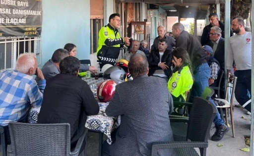 Salihli’de çiftçilere ve sürücülere yeni trafik kuralları anlatıldı
