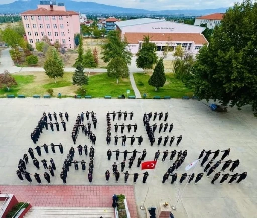 Salihli’de gençlerden Gazze’ye destek
