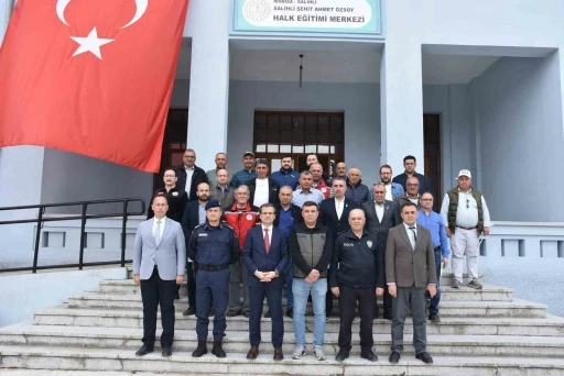 Salihli&rsquo;de g&ouml;n&uuml;ll&uuml;lere orman yangını eğitimi
