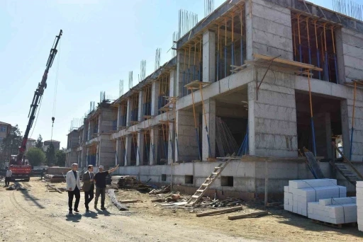 Salihli&rsquo;de iki yeni okul y&uuml;kseliyor
