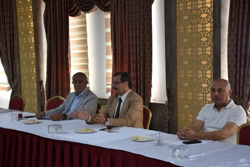 Salihli&rsquo;de K&uuml;lt&uuml;r ve Sanat Vakfı i&ccedil;in kritik toplantı
