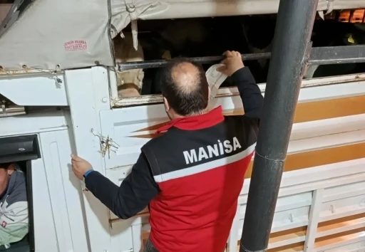 Salihli&rsquo;de kurbanlık nakli yapan ara&ccedil;lara sıkı denetim
