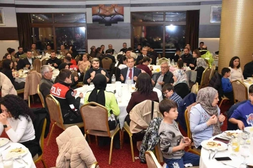 Salihli İl&ccedil;e Emniyet, şehit aileleri ve gazileri iftar sofrasında ağırladı
