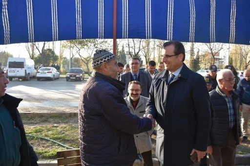 Salihli Kaymakamı Güldoğan Sarıpınar’da sorunları dinledi
