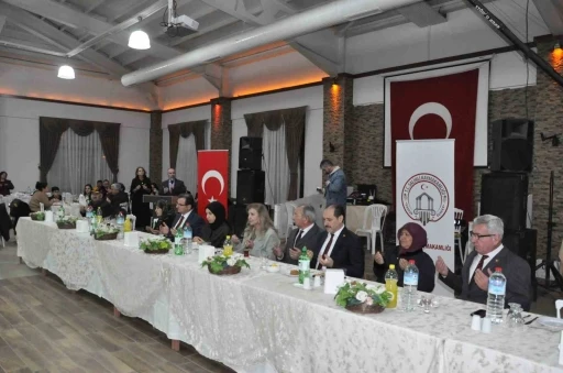 Salihli Kaymakamı G&uuml;ldoğan, şehit aileleri ve gazilerle iftarda buluştu
