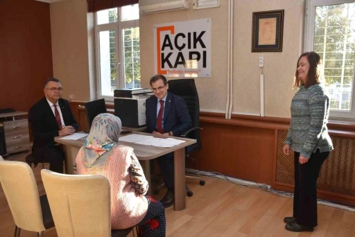 Salihli Kaymakamı G&uuml;ldoğan, vatandaşın sesine kulak verdi
