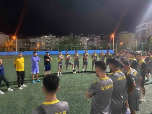 Salihli Seyrantepespor sahaya indi

