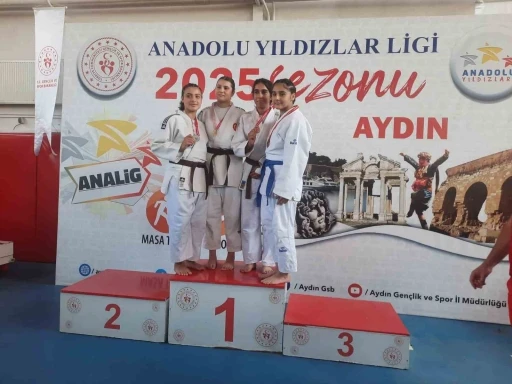 Salihlili judocu Zeynep Sağır, Türkiye üçüncüsü oldu
