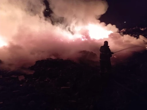 Samandağ’da çöplük yangını
