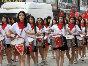 Samandağ’da coşkulu gençlik yürüyüşü
