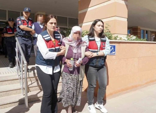 Samanlıkta &ouml;ld&uuml;rd&uuml;ğ&uuml; adamı &ccedil;uvala koyup dereye atan sanığa 12 yıl 6 ay hapis cezası
