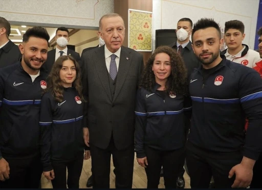 Şampiyon kayakçı ve kayak hocası babası Uludağ’daki yangında hayatlarını kaybettiler
