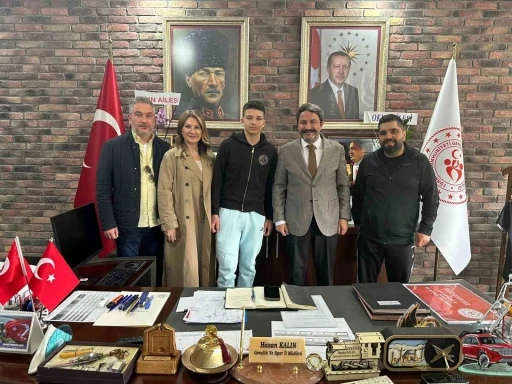 Şampiyondan Gençlik ve Spor İl Müdürü’ne ziyaret
