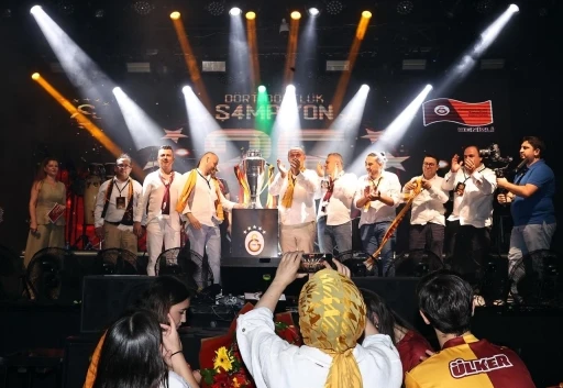 Şampiyonluk kupası Denizli&rsquo;deki Galatasaraylılarla buluştu
