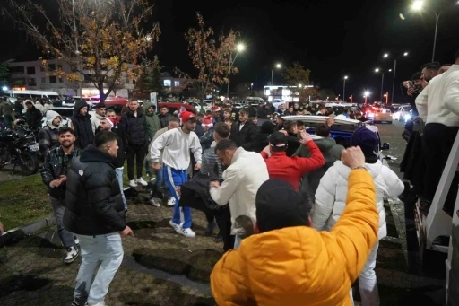 Samsun&rsquo;da 2026 coşkusu: Y&uuml;zlerce kişi yeni yıla dans ve m&uuml;zikle girdi
