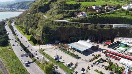 Samsun’da 3 kişinin öldüğü heyelan bölgesi havadan görüntülendi
