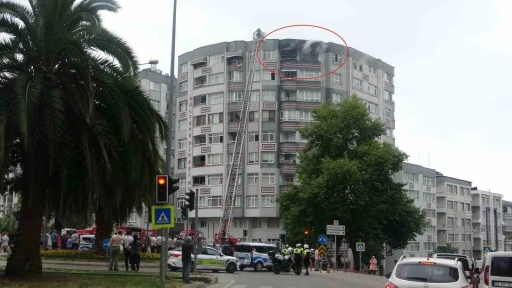 Samsun’da binanın 9. katında çıkan yangında 2 kişi dumandan etkilendi
