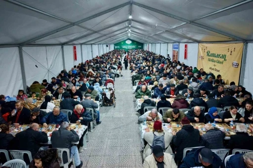 Samsun&rsquo;da her g&uuml;n 15 bin kişilik iftar sofrası kuruluyor
