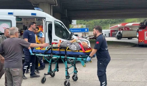 Samsun&rsquo;da iki otomobil &ccedil;arpıştı: 2 yaralı
