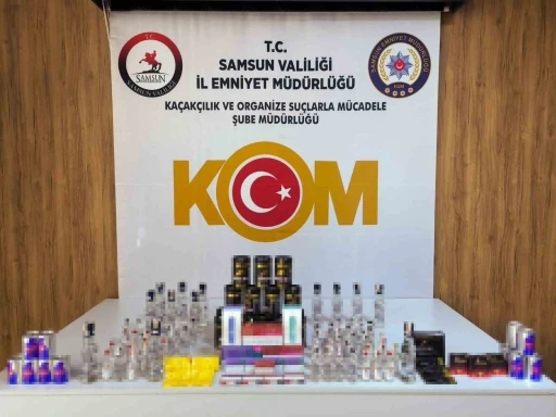 Samsun&rsquo;da ka&ccedil;ak i&ccedil;ki ve t&uuml;t&uuml;n operasyonu: 64 şişe sahte alkol ele ge&ccedil;irildi
