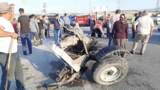 Samsun’da kamyonet ile traktör çarpıştı: 4 yaralı
