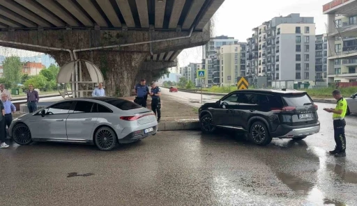 Samsun&rsquo;da kavşakta kaza: 3 yaralı

